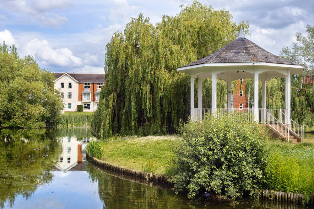 Bandstand at aylesbury lake